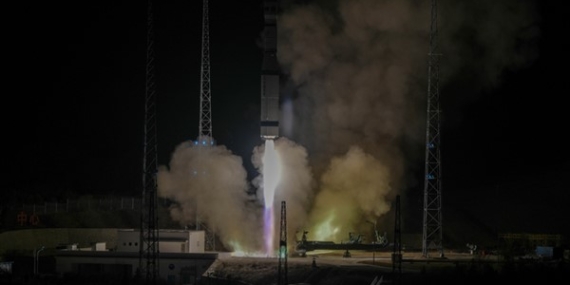 Uzun Yürüyüş-6 roketi Pakistan uydusunu yörüngeye taşıdı