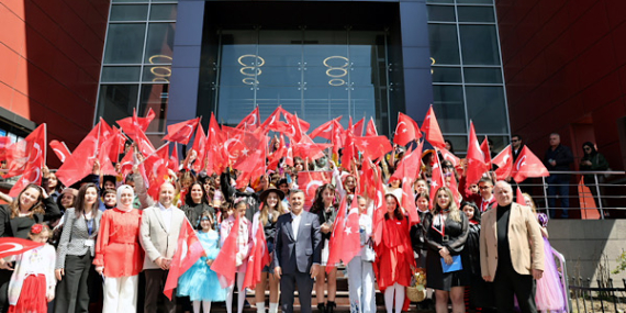 Görsel Kahramanlar Sergisi, Sefaköy Galeri Küp’te ziyarete açıldı