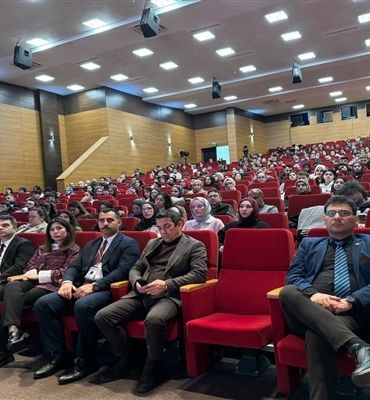 RTEÜ'de dezenformasyonla mücadele konferansı düzenlendi