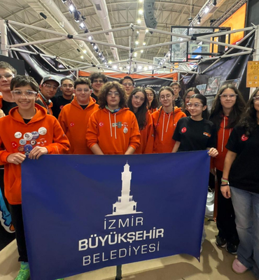 İzmirli robotik takımı FRC Başkent Regional’da ödül aldı