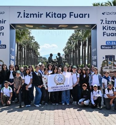 İZKİTAP öğrencilerden yoğun ilgi gördü