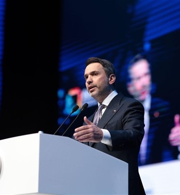 Bayraktar, Azerbaycanlı mevkidaşı Şahbazov ile görüştü