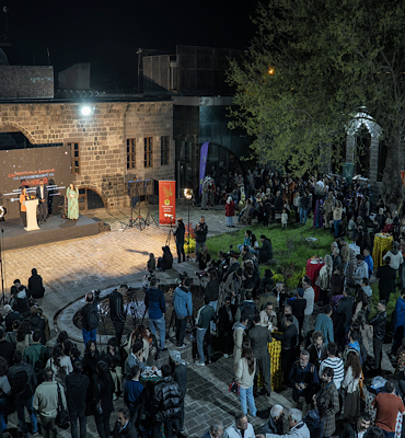 Amed Uluslararası Tiyatro Festivali “Barış İçin Diyalog” temasıyla başladı
