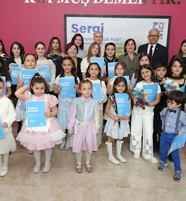 Eskişehir’de “Renklerin Çocuk Hali" sergisi açıldı