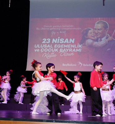 Beylikdüzü’nde 23 Nisan kutlamaları çocukların gösterileriyle başladı