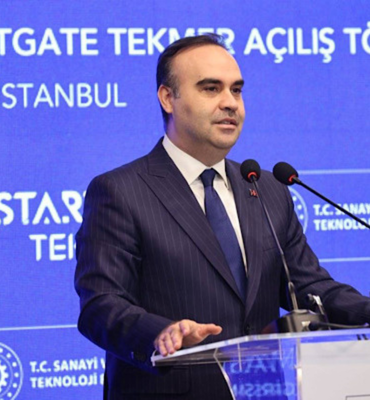 Kacır, Esenler’de festival ve bilim merkezi açılışına katıldı