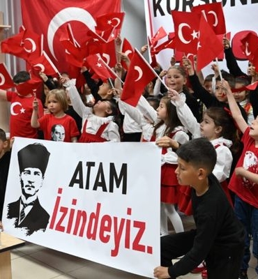 Karacabey’de 23 Nisan coşkusu köy okulunda kutlandı