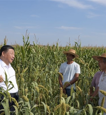 Xi Jinping’den emekçilere övgü