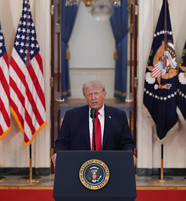 Trump: ABD, İran limanlarına giren gemileri abluka altına alacak