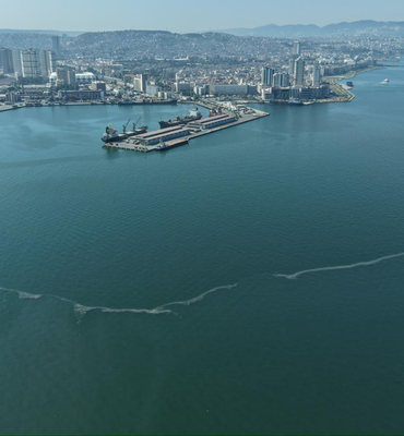 İzmir Körfezi’nde 6 ayda 12 kirlilik vakası tespit edildi