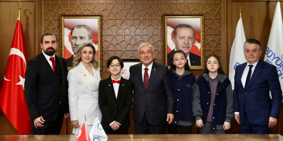 Başkan Güler 23 Nisan’da makamını öğrenciye devretti