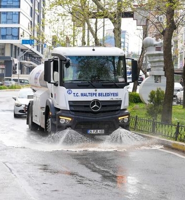 Maltepe’de bahar temizliği çalışmaları Küçükyalı’da sürdürüldü