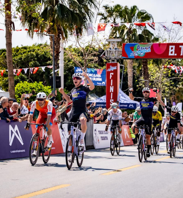 Konya Büyükşehir Belediyespor bisiklet ve basketbolda başarı elde etti