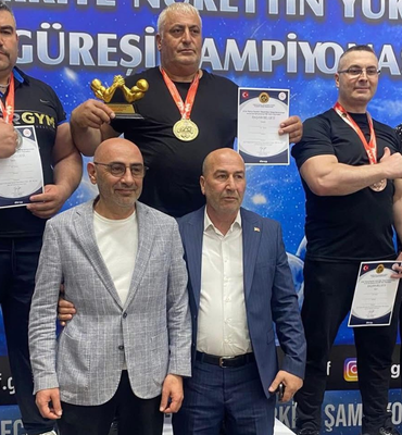 Bayburt Ekibi Bilek Güreşi Şampiyonası’nda derece aldı