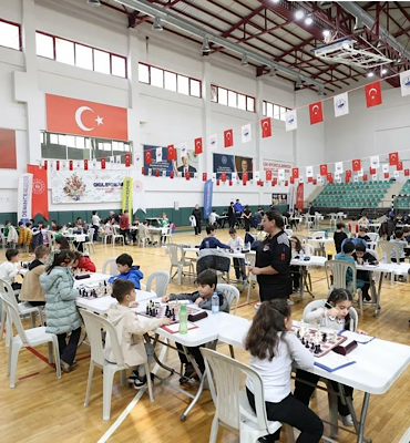 Derince’de 5. Geleneksel Satranç Turnuvası düzenlendi