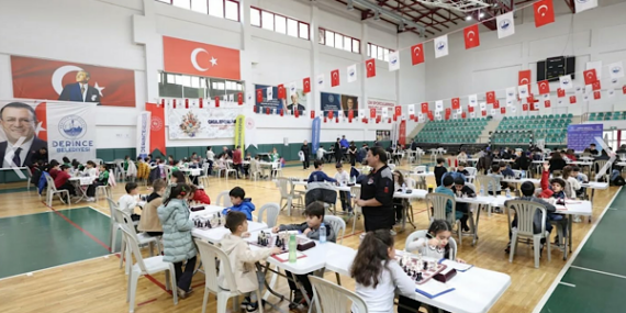 Derince’de 5. Geleneksel Satranç Turnuvası düzenlendi
