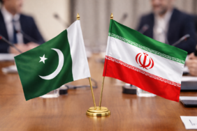 Pakistan Dışişleri Bakanı Dar ile İran Dışişleri Bakanı Arakçi görüştü