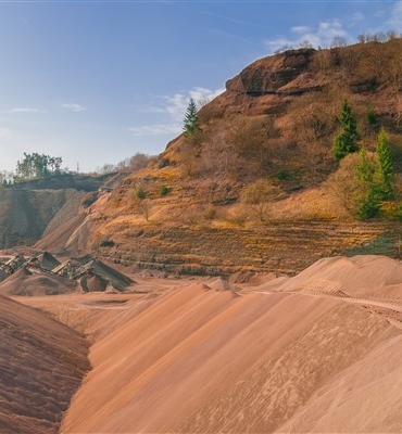Gümüştaş Madencilik'in maden sahalarının UMREK kaynak raporu