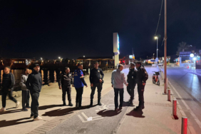 İnciraltı sahilinde seyyar satıcı denetimi gerçekleştirildi