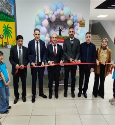 Diyarbakır’da köy okullarına kütüphane desteği sürüyor