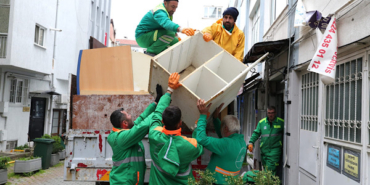 Osmangazi’de çöp eve ekipler tarafından müdahale edildi