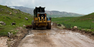 Siirt’te sel ve heyelan sonrası 70 köy yolu ulaşıma açıldı