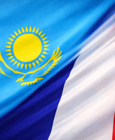 İssetov, Fransız Senatosu heyeti ile görüştü