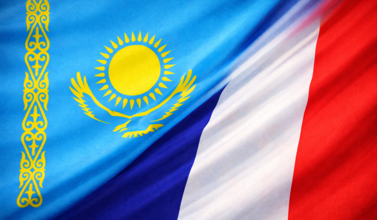 İssetov, Fransız Senatosu heyeti ile görüştü