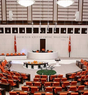 Doğum izni ve dijital platformlara yönelik düzenlemeler TBMM’de kabul edildi