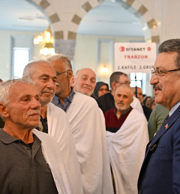 Başkan Genç, hacı adayları uğurlama programına katıldı