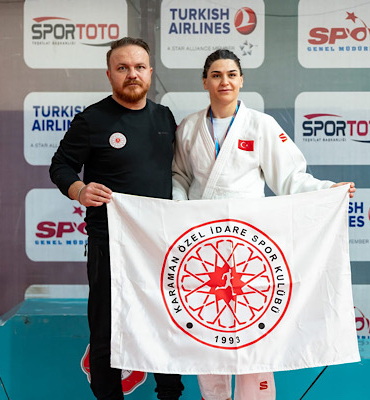 Zeynep Çelik, J2 60 kiloda Türkiye şampiyonu oldu
