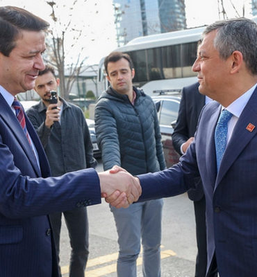 Özel, Saadet Partisi Genel Başkanı Arıkan ile görüştü