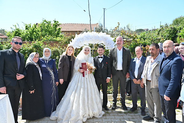 Başkan Karabatı, Karacabey’de vatandaşlarla bir araya geliyor