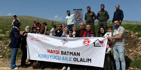 Batman’da koruyucu ailelerle fidan dikim etkinliği gerçekleştirildi