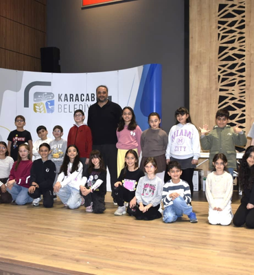 Karacabey Belediyesi çocuk tiyatro ekibi kurdu