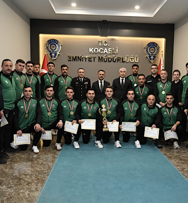 Kocaeli İl Emniyet Müdürlüğü personeline, Başarı Belgesi takdim edildi